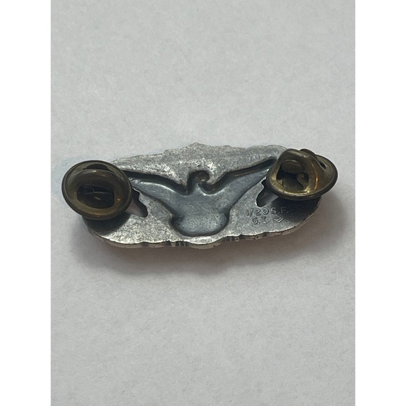 US Air Force Basic Security Forces Qualification Badge Lapel Pin Insignia 00821 - Picture 5 of 6